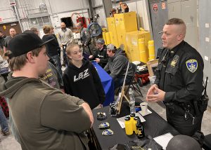 Sheriff's deputy talks to students