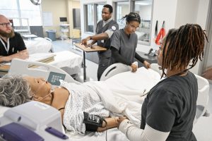 Students in Sims lab