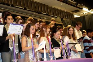 students reading oath