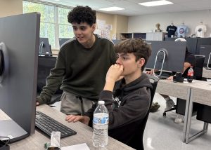 2 students at a compiuter